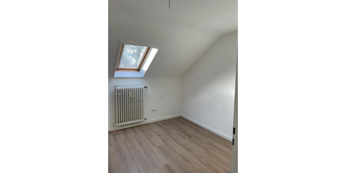 Gemütliche Dachgeschosswohnung 3.5 zimmer