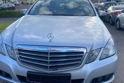 Mercedes-Benz E 200 131.000 km 9.900 &euro; Ettlingen 76275