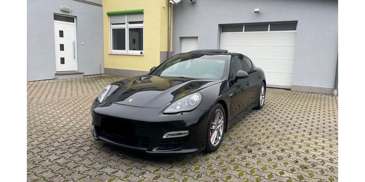 Porsche Panamera 109.000 km 27.990 &euro; Steinmauer 76479