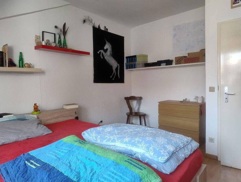 Für junge MieterStudenten - gemütliche Wohnung im 2. OG - Stadtmitte - auch als WG geeignet