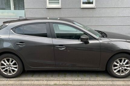 Mazda 3 132.000 km 12.500 € Karlsruhe 76137