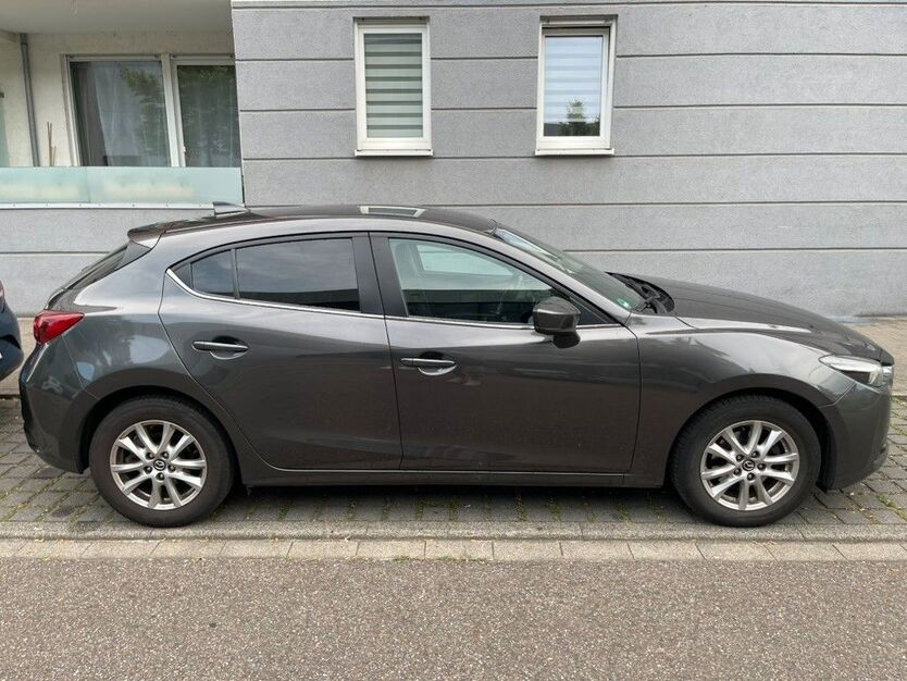 Mazda 3 132.000 km 12.500 € Karlsruhe 76137