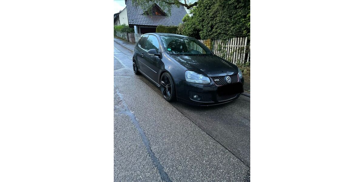 VW Golf 136.000 km 8.900 &euro; Pforzheim 75172