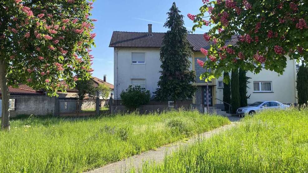 Haus zum Kaufen in Karlsdorf-Neuthard 599.000 € 100 m²