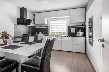 Stilvolles Domizil in Pforzheim: 200 m² Wohnfläche mit hellem Wohnzimmer in Bestlage 7 zimmer