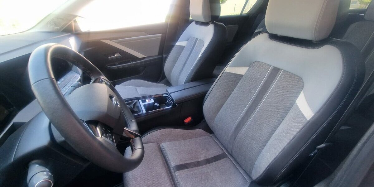 Opel Astra Elegance Klima Kamera 33.000 km 19.998 &euro; Landau 76829