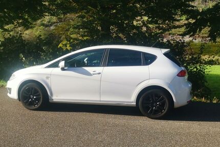 Seat Leon 160.000 km 3.290 &euro; Karlsruhe 76135