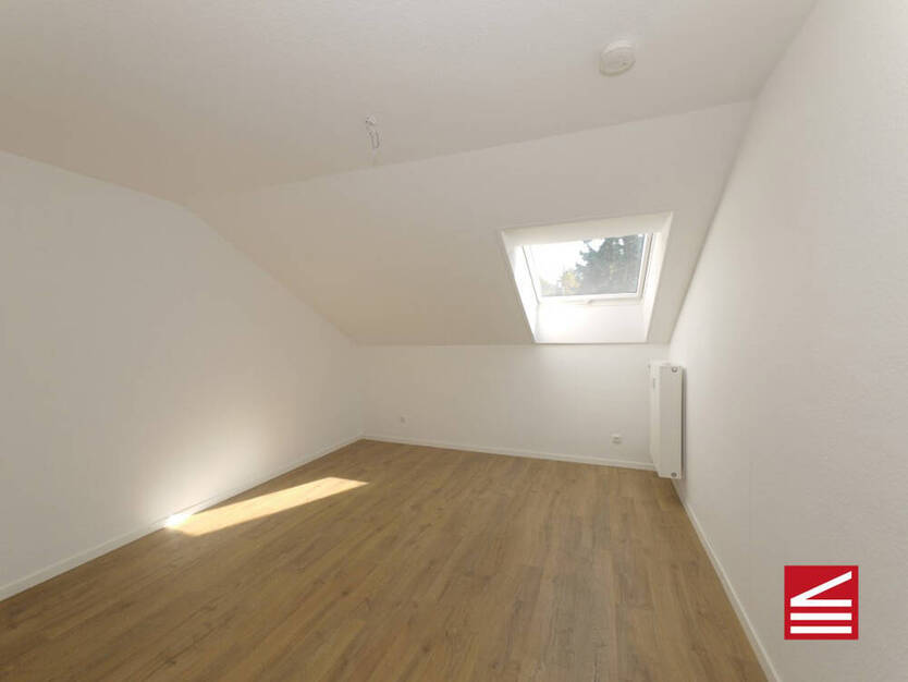 Baden-Baden, Varnhalt, attraktive 3-Zimmer-Wohnung mit Balkon und Garage!