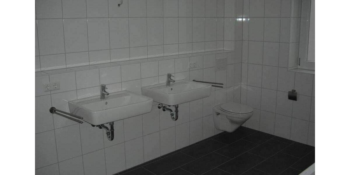 Etagenwohnung Forst - 3.5 Zimmer, 105 m&sup2;, 1.250&euro; | Angebot:26639156
