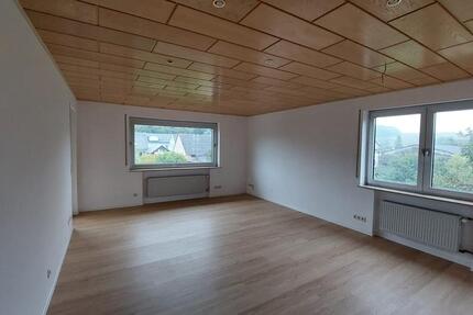 4-Zimmer-Wohnung mit 2 Balkonen in Kraichtal-Neuenbürg 4 zimmer