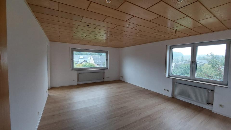 4-Zimmer-Wohnung mit 2 Balkonen in Kraichtal-Neuenbürg 4 zimmer
