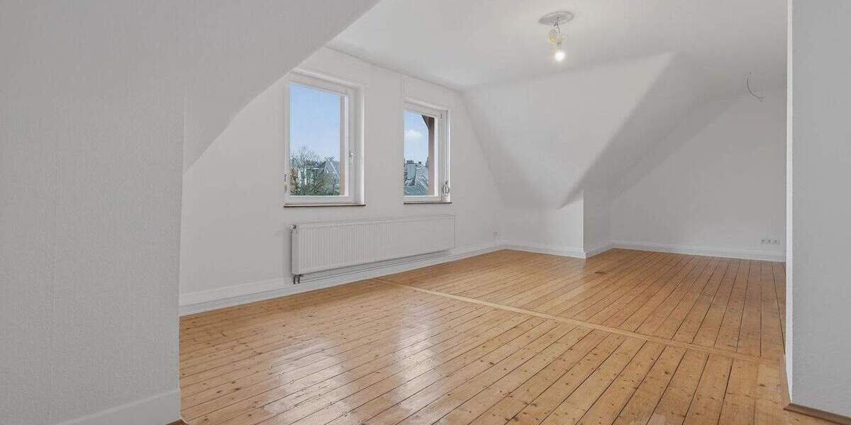 Charmante sanierte Altbauwohnung in Bestlage am Fuße des Turmbergs 3 zimmer