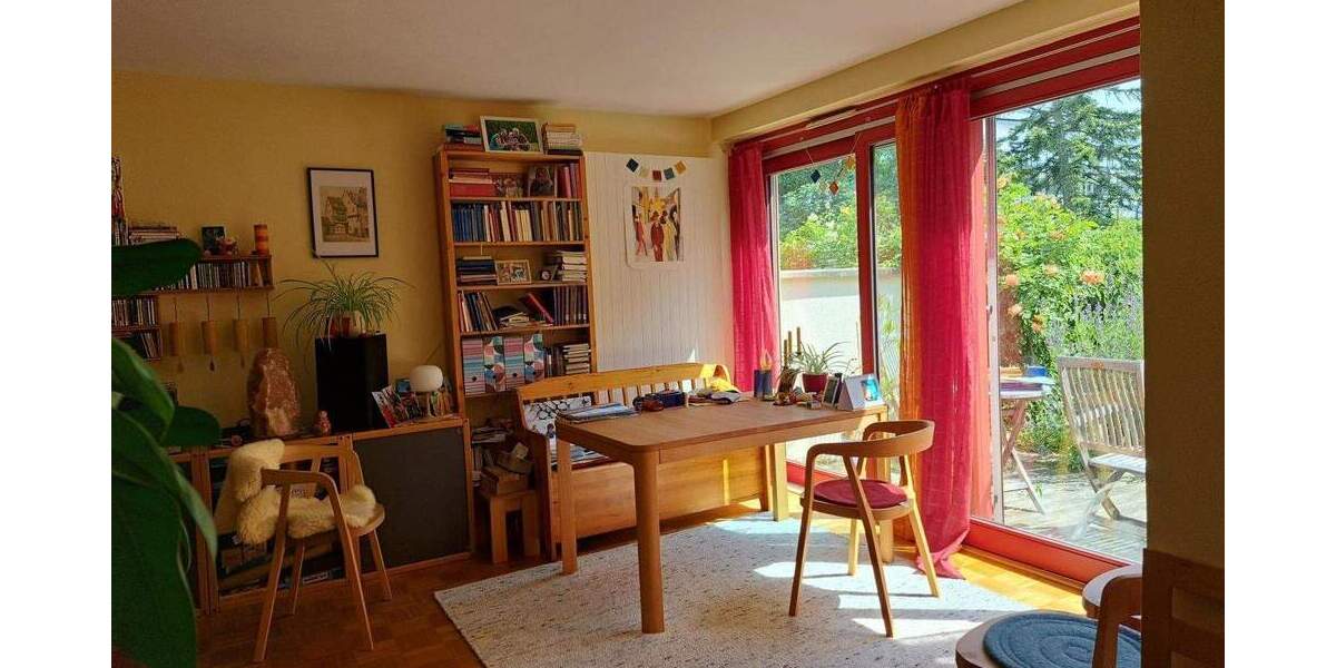 Lichtdurchflutetes Reihenmittelhaus in sehr gutem Zustand 6 zimmer