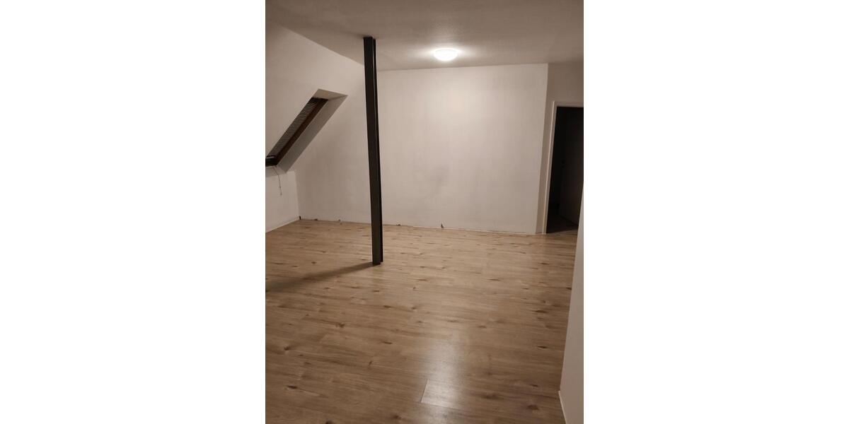 Etagenwohnung Weingarten (Baden) - 2 Zimmer, 70 m&sup2;, 900&euro; | Angebot:24444717