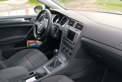 VW Golf 91.300 km 11.100 &euro; Loffenau 76597