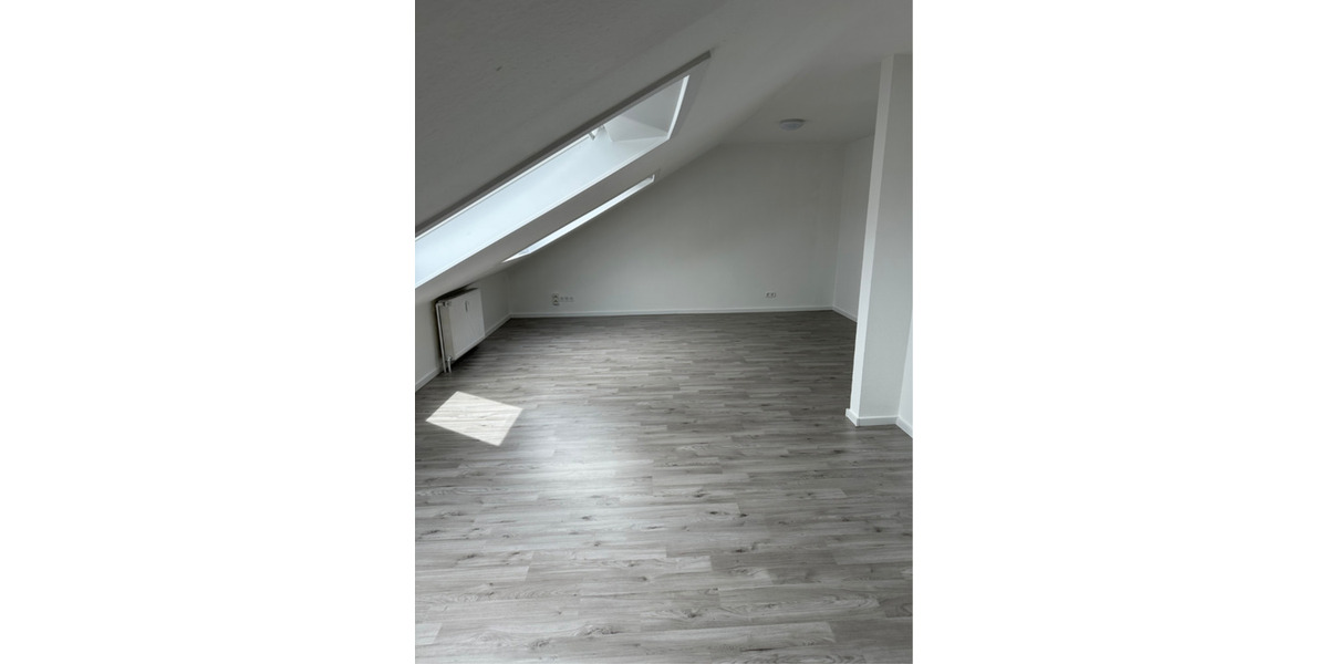 Dachgeschoßwohnung Rastatt - 2 Zimmer, 53 m&sup2;, 900&euro; | Angebot:25917313