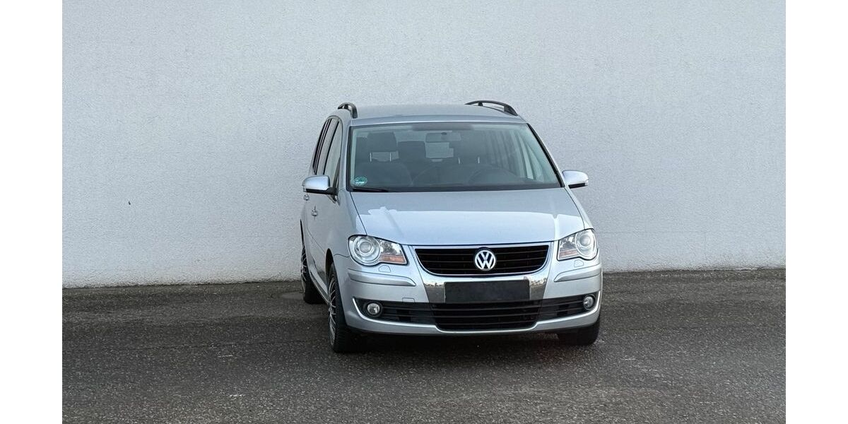 VW Touran 215.000 km 2.999 &euro; Kandel 76870