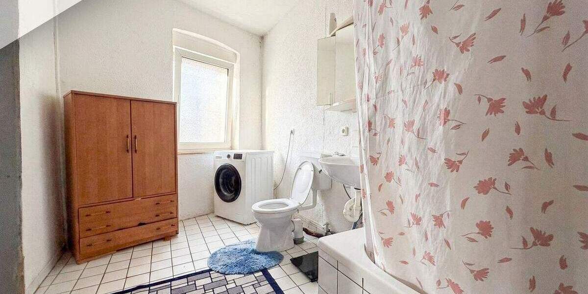 Mehrfamilienhaus, Wohnhaus Graben-Neudorf Neudorf - 7 Zimmer, 181 m&sup2;, 250.000&euro; | Angebot:26410048