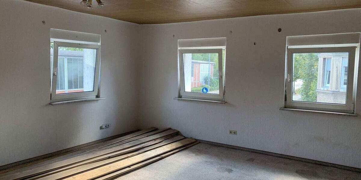 Mehrfamilienhaus, Wohnhaus Gaggenau - 5 Zimmer, 153 m&sup2;, 240.000&euro; | Angebot:25696034