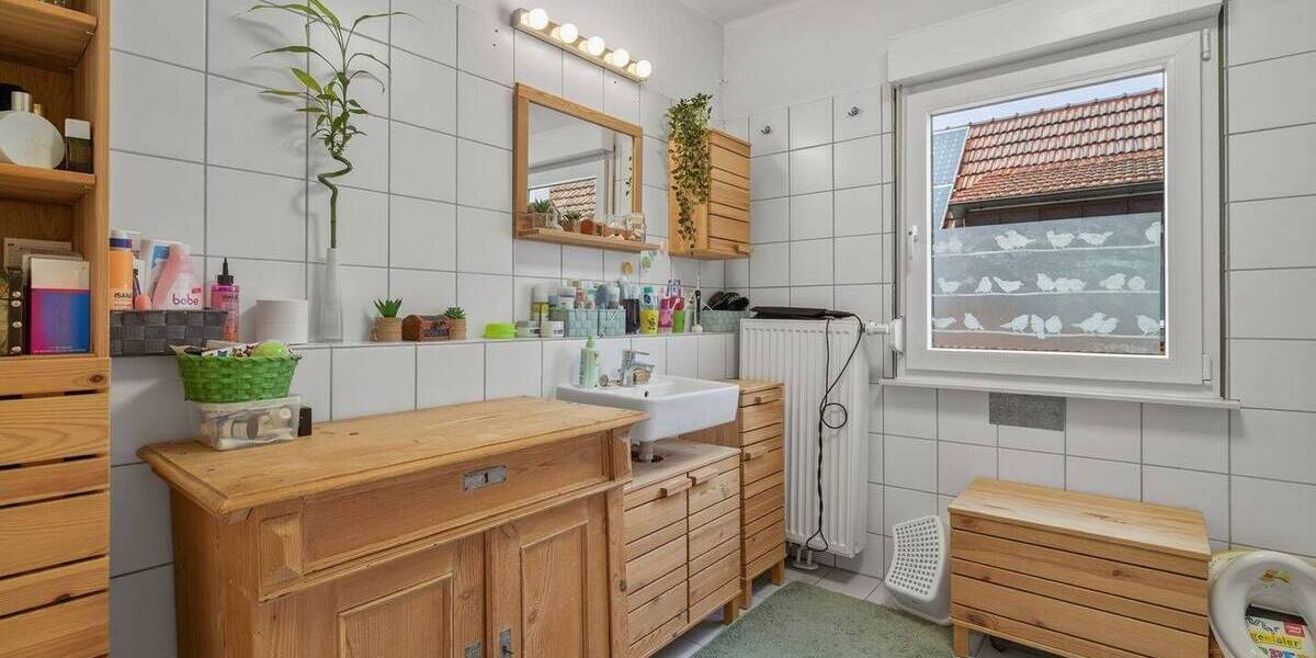 Einfamilienhaus Herxheim bei Landau/Pfalz Herxheim - 8 Zimmer, 216 m&sup2;, 300.000&euro; | Angebot:25680925