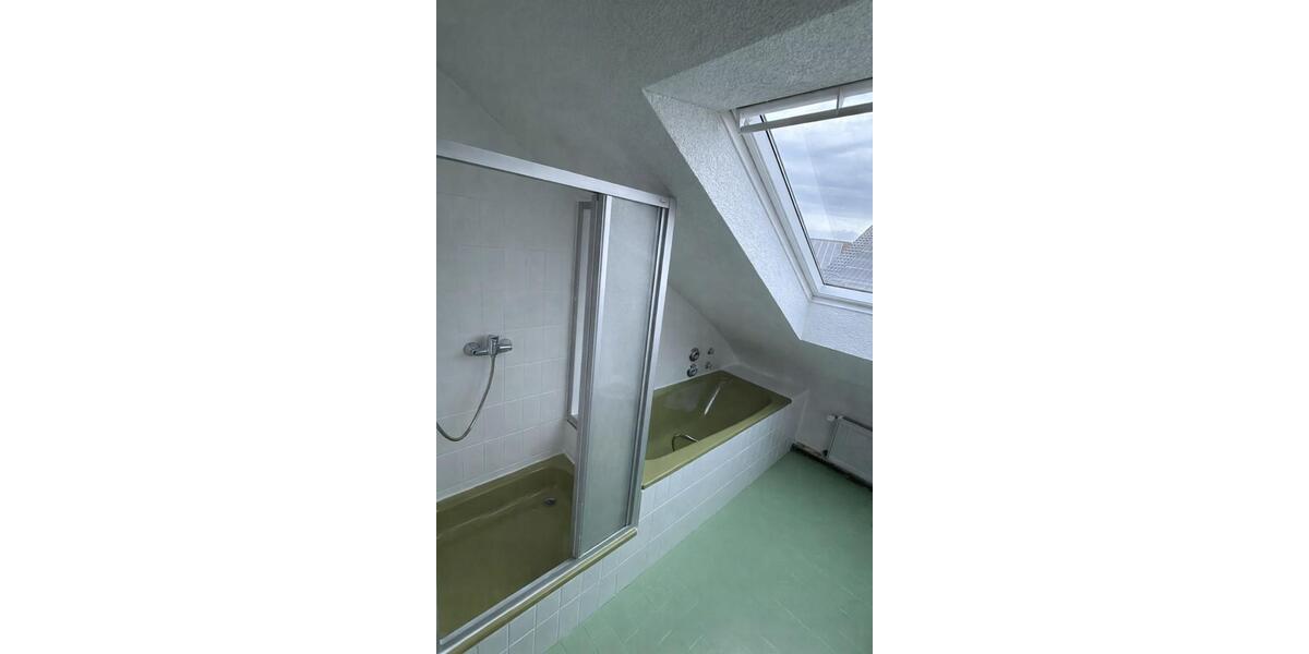 Dachgeschoßwohnung Graben-Neudorf Neudorf - 3 Zimmer, 72 m&sup2;, 800&euro; | Angebot:25421015