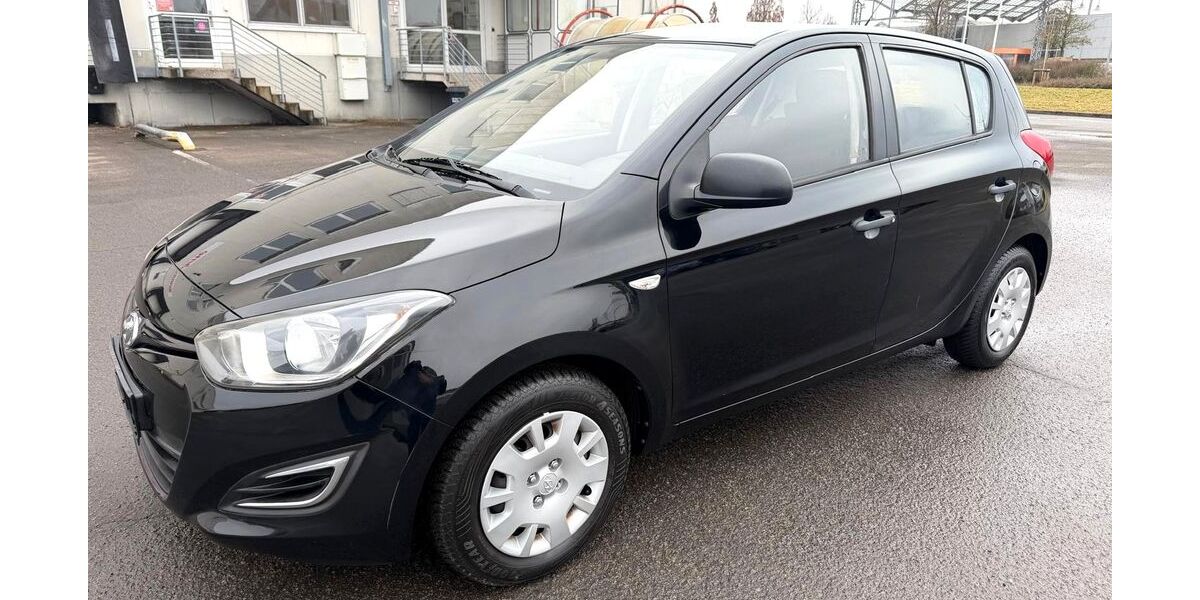 Hyundai i20 33.820 km 6.300 &euro; Germersheim 76726