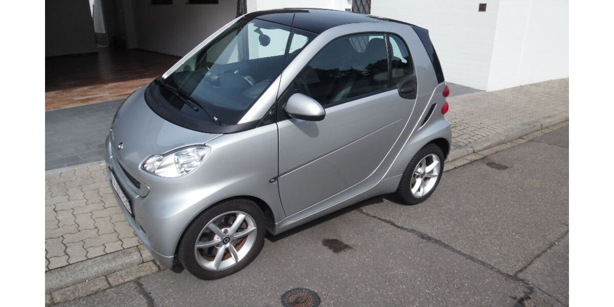 Smart ForTwo 66.000 km 7.900 € Karlsruhe 76131