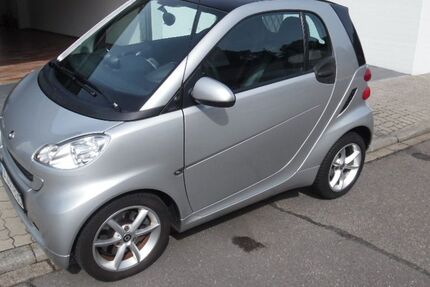 Smart ForTwo 66.000 km 8.200 € Karlsruhe 76131