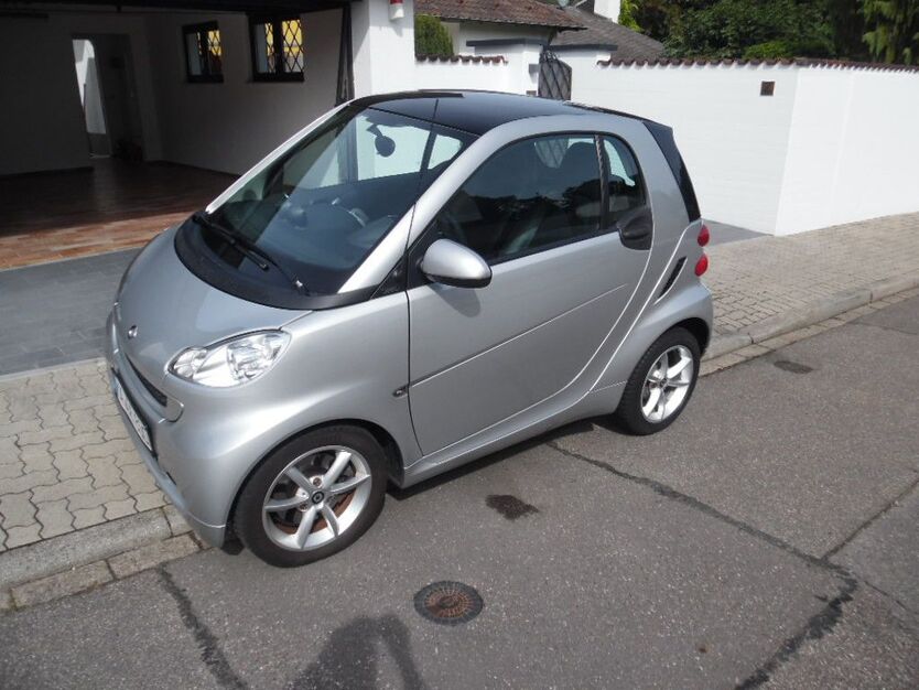 Smart ForTwo 66.000 km 8.200 € Karlsruhe 76131