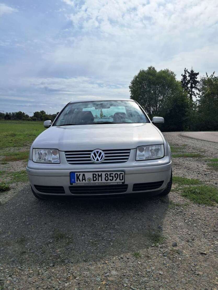 VW Bora 180.000 km 1.850 € Oberhausen Rheinhause 68794