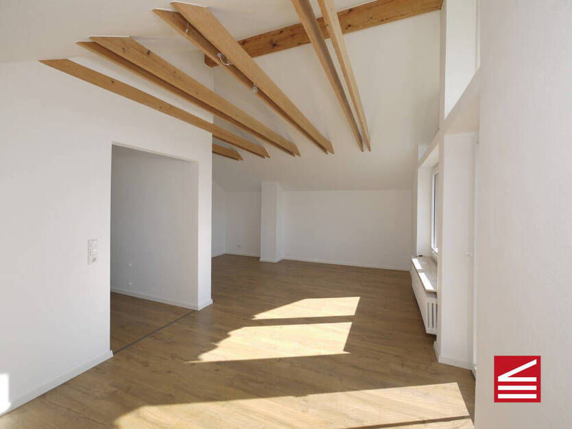 Baden-Baden, Varnhalt, attraktive 3-Zimmer-Wohnung mit Balkon und Garage!
