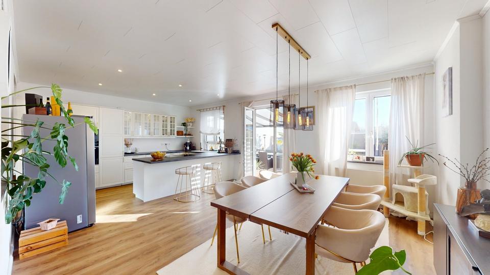 Erdgeschoßwohnung Kraichtal - 6 Zimmer, 208 m&sup2;, 385.000&euro; | Angebot:27120859