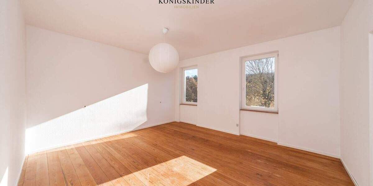 Etagenwohnung Pforzheim Südweststadt - 4 Zimmer, 113 m&sup2;, 350.000&euro; | Angebot:25733067
