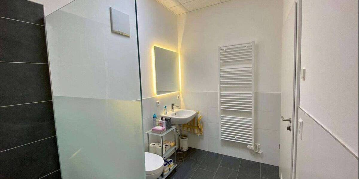 Gewerbeobjekt Bretten - 3 Zimmer, 73 m&sup2;, 350.000&euro; | Angebot:26450552