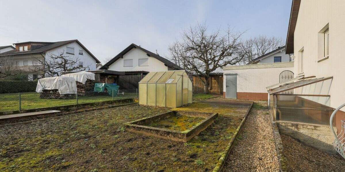 Mehrfamilienhaus, Wohnhaus Baden-Baden / Sandweier Sandweier - 8 Zimmer, 188 m&sup2;, 650.000&euro; | Angebot:25276152