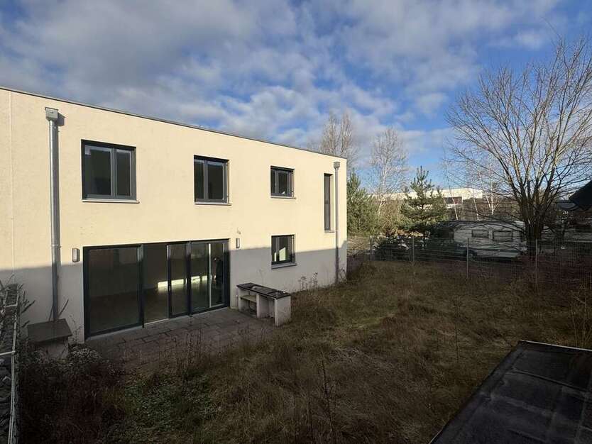 Investieren im Silberstreifen: Wohn-Gewerbeimmobilie mit Garten, Garage & Flexibilitä 6 zimmer