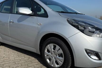 Hyundai ix20 47.950 km 10.800 &euro; Römerberg 67354