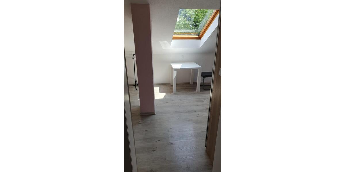 Dachgeschoßwohnung Oberderdingen - 2.5 Zimmer, 62 m&sup2;, 163.000&euro; | Angebot:26972592
