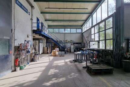 Halle in Bornheim 2.800.000 € 3864 m² zimmer