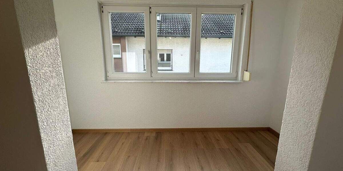 Etagenwohnung Rastatt - 4 Zimmer, 86 m&sup2;, 950&euro; | Angebot:25730174