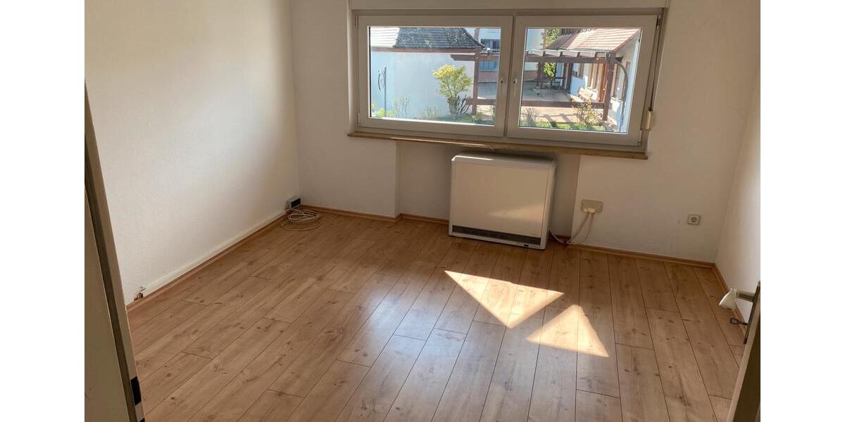 Etagenwohnung Straubenhardt - 4 Zimmer, 85 m&sup2;, 650&euro; | Angebot:26411690