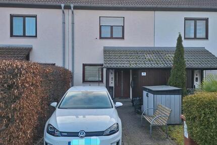 Reihenhaus (120 m² Wohnfläche) mit Tiefgaragenstellplatz – nahe Z 4 zimmer