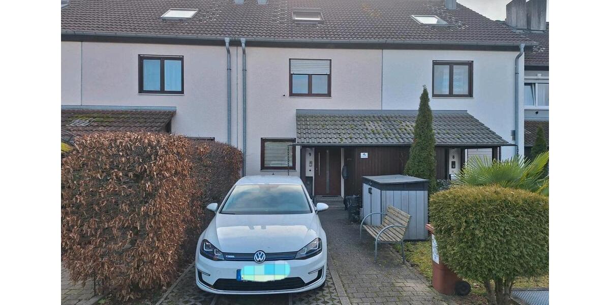 Reihenhaus (120 m² Wohnfläche) mit Tiefgaragenstellplatz – nahe Z 4 zimmer