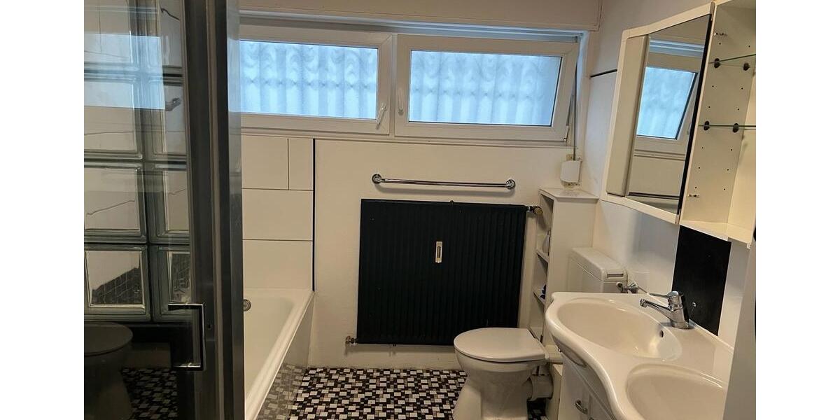 Erdgeschoßwohnung Stutensee - 3.5 Zimmer, 125 m&sup2;, 1.700&euro; | Angebot:25231311