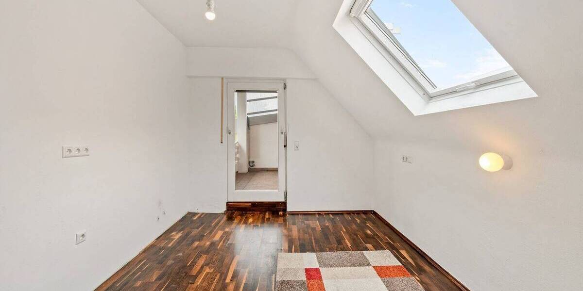 Mehrfamilienhaus, Wohnhaus Oberhausen-Rheinhausen Oberhausen - 8 Zimmer, 220 m&sup2;, 430.000&euro; | Angebot:26904256