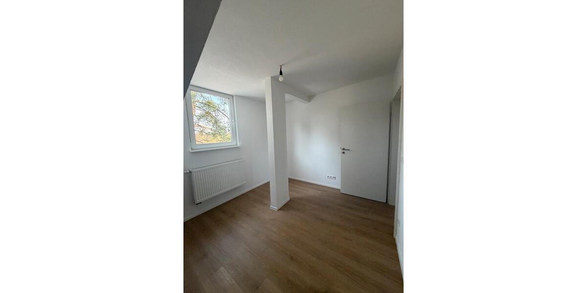 Dachgeschoßwohnung Karlsruhe Hagsfeld - 2 Zimmer, 50 m&sup2;, 1.100&euro; | Angebot:25415711