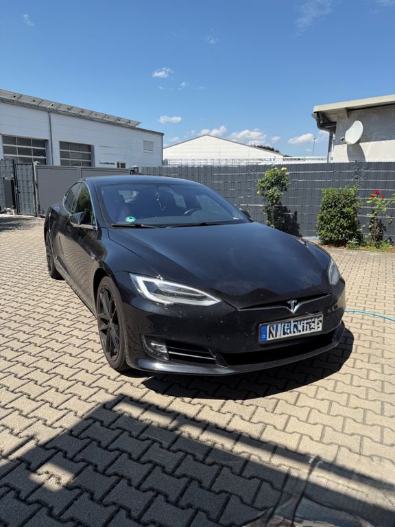 Tesla Model S 185.000 km 18.000 € Eggenstein 76344