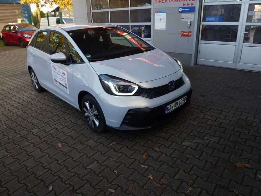 Honda Jazz 1.511 km 26.940 € Ettlingen-Bruchhausen 76275