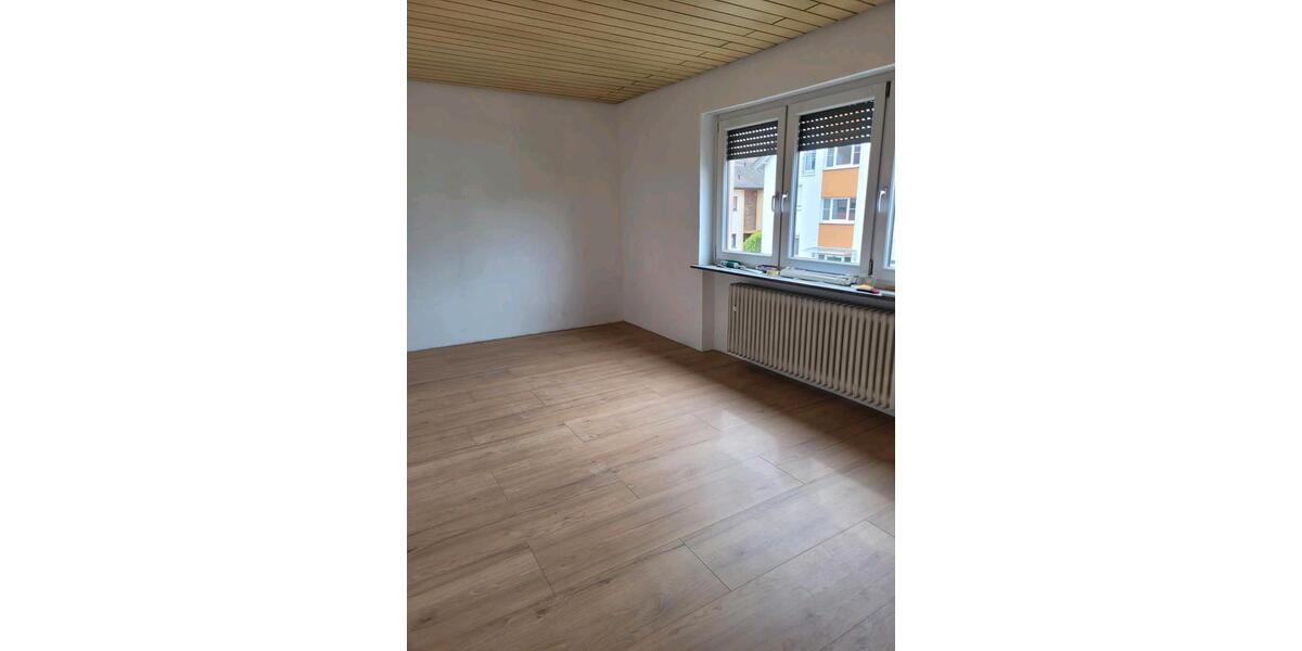 Etagenwohnung Karlsdorf-Neuthard Neuthard - 5 Zimmer, 105 m&sup2;, 1.200&euro; | Angebot:26477374