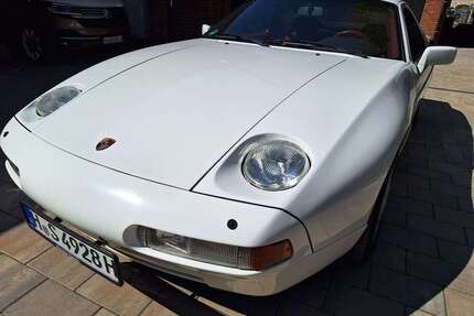 Porsche 928